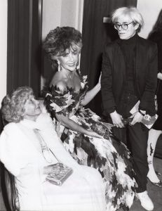 Elizabeth Taylor with her mom and Andy Warhol 1986, NY.jpg